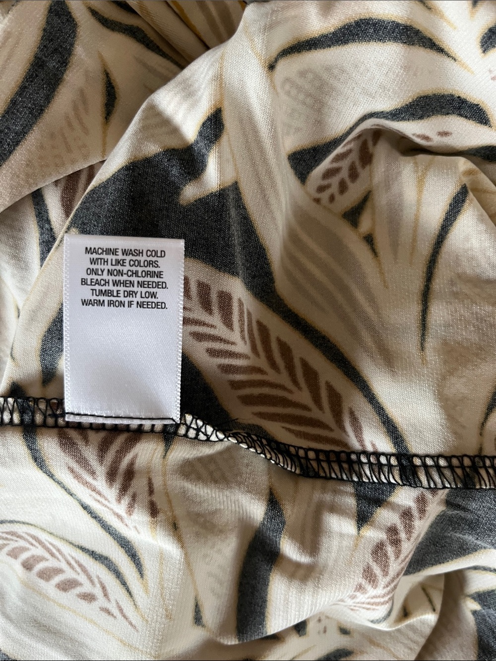 Roz & Ali Black and Cream Leaf-Print Wide-Leg Jumpsuit - NWOT - Picture 13 of 13